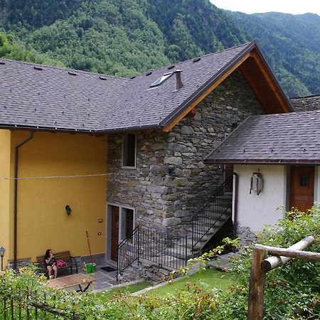 Erebia Appartamenti Vacanza Villadossola Exterior foto