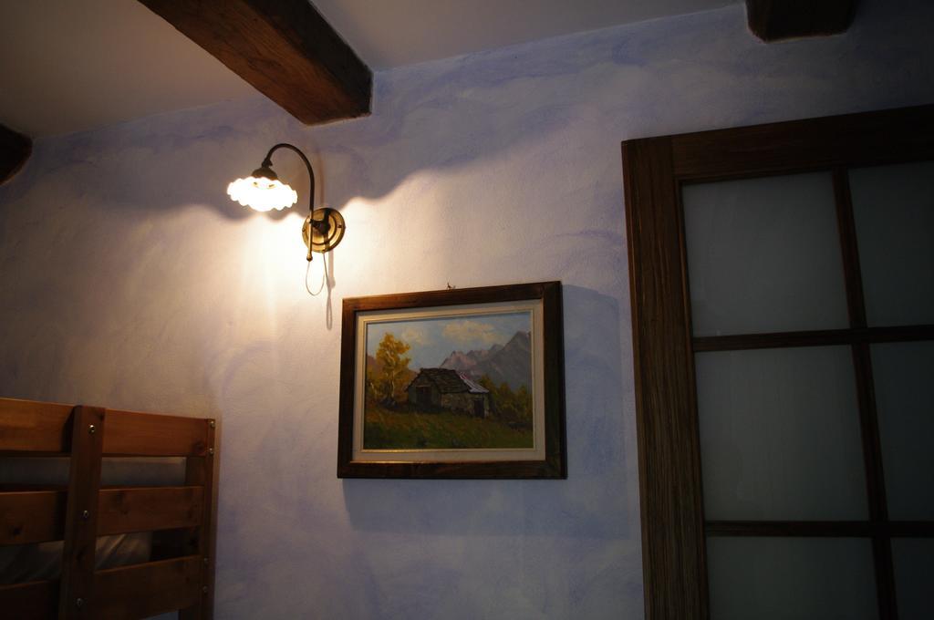 Erebia Appartamenti Vacanza Villadossola Zimmer foto
