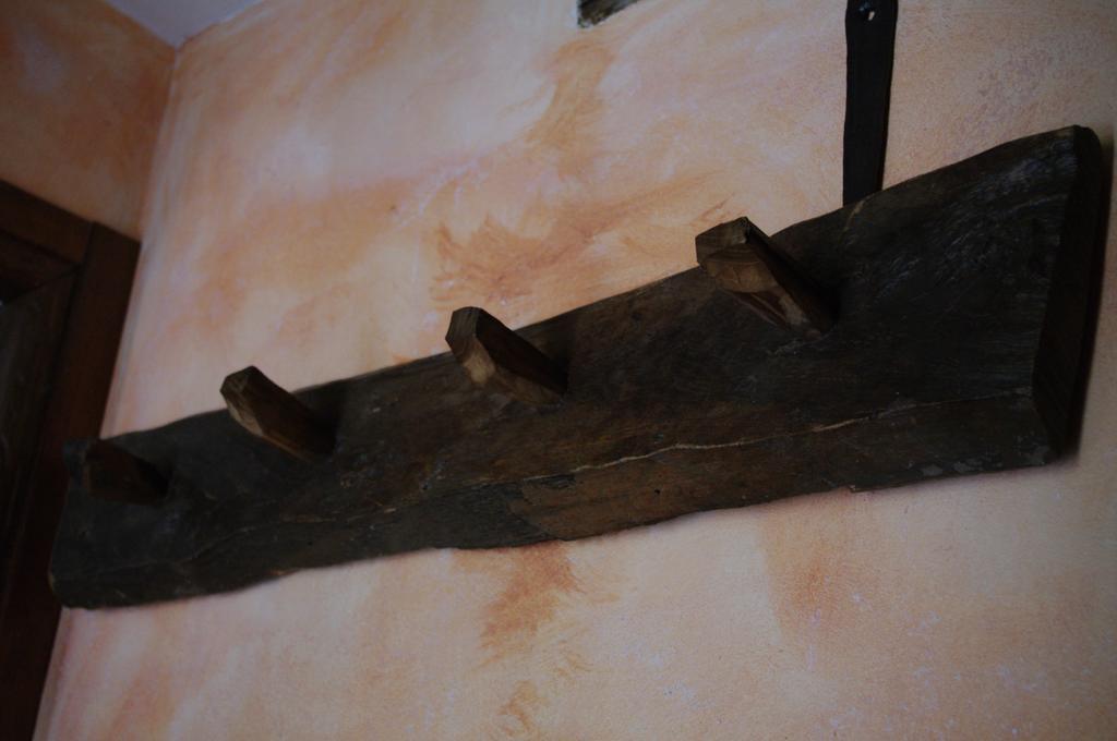 Erebia Appartamenti Vacanza Villadossola Zimmer foto