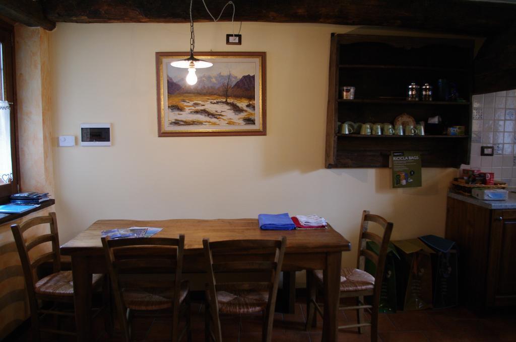 Erebia Appartamenti Vacanza Villadossola Zimmer foto