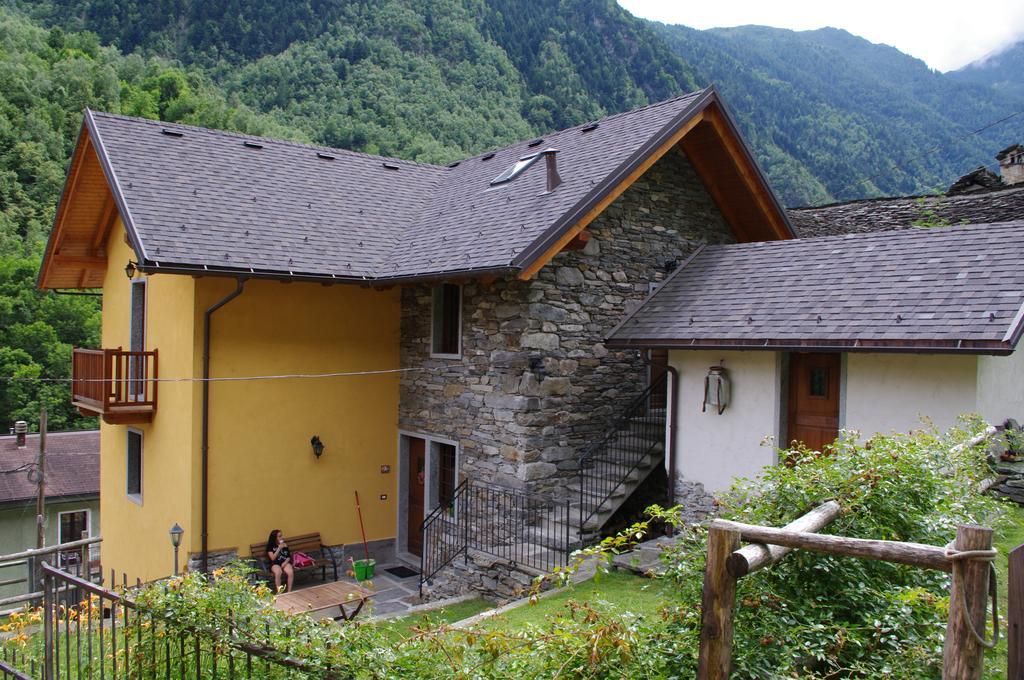 Erebia Appartamenti Vacanza Villadossola Exterior foto
